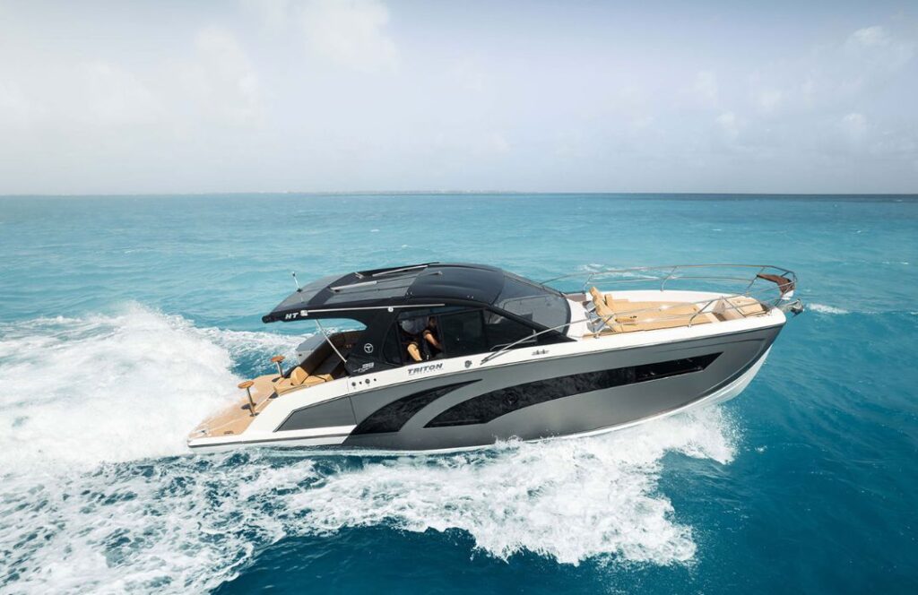 38 ft luxury cruiser rental