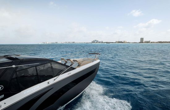 38 ft luxury cruiser rental 1