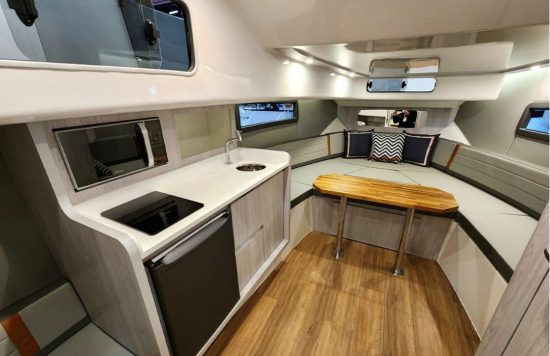 38 ft luxury cruiser rental 2
