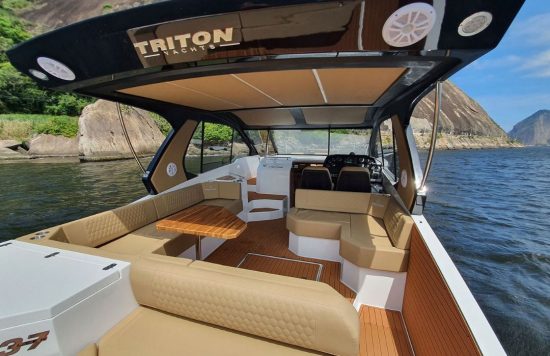 38 ft luxury cruiser rental 5