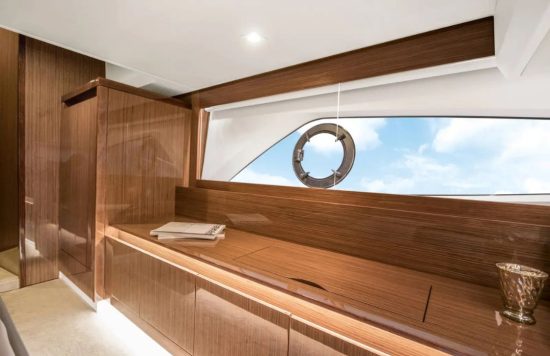 45 ft sealine luxury yacht rental 3